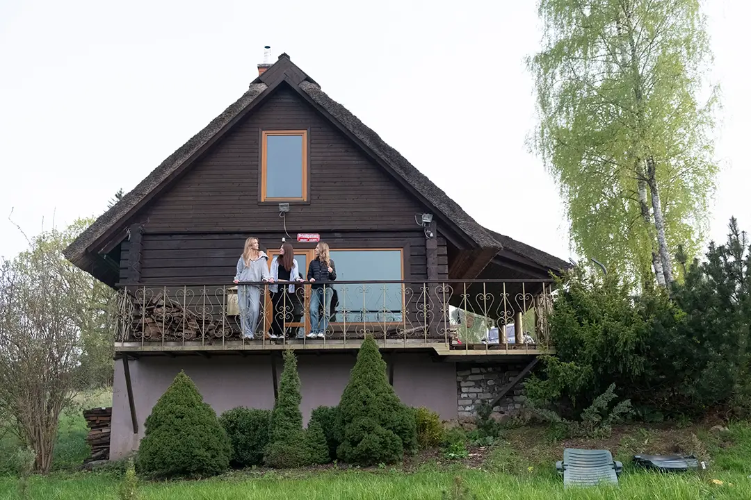 viesu nami ar pirti 14